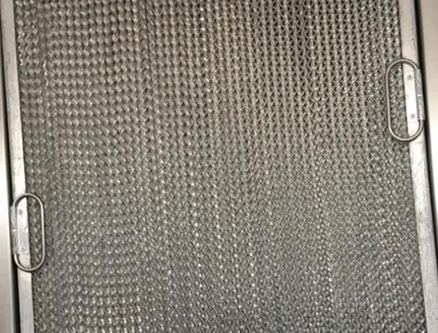 Grease-Filter-Cleaning-2